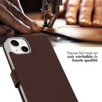 Selencia Étui de téléphone portefeuille en cuir véritable iPhone 14 - Brun