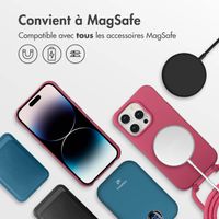 imoshion Coque arrière Color avec cordon amovible et MagSafe Apple iPhone 14 Pro - Raspberry