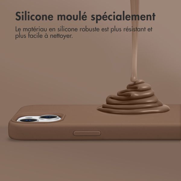 Accezz Coque Liquid Silicone avec MagSafe Apple iPhone 16 Pro Max - Marron clair