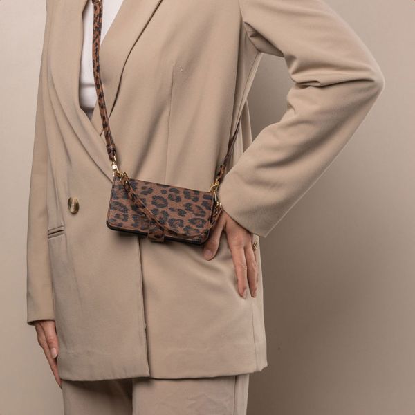 Selencia Étui de télephone portefeuille imprimé léopard Sabi Apple iPhone 15 - Mocha Brown