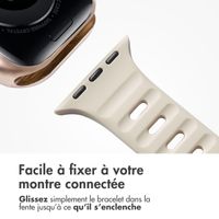 imoshion Bracelet en silicone Active Sport Apple Watch Series 1-9 / SE (38/40/41 mm) | Series 10 (42 mm) - Lumière Stellaire