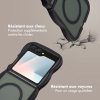 Selencia Coque arrière Wavy avec MagSafe Samsung Galaxy Z Flip 7 - Noir