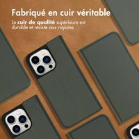 Accezz Étui de téléphone Slim Folio en cuir de qualité supérieure iPhone 14 Pro - Vert