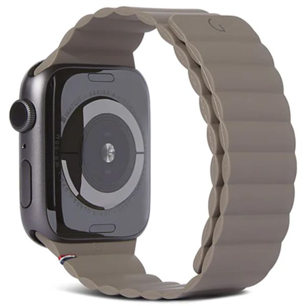 Decoded Silicone Magnetic Traction Strap Lite Apple Watch Series 1-9 / SE - 38/40/41 mm / Series 10 - 42 mm - Dark Taupe