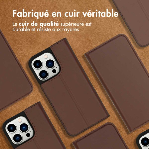 Accezz Étui de télephone Slim Folio en cuir de qualité supérieure Apple iPhone 14 Pro - Marron