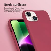 imoshion Coque de couleur avec cordon amovible Apple iPhone 14 - Red Raspberry