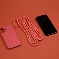 imoshion Coque arrière Color avec cordon amovible et MagSafe Samsung Galaxy S26 - Raspberry