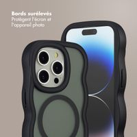Selencia Coque arrière Wavy avec MagSafe Apple iPhone 14 Pro - Noir