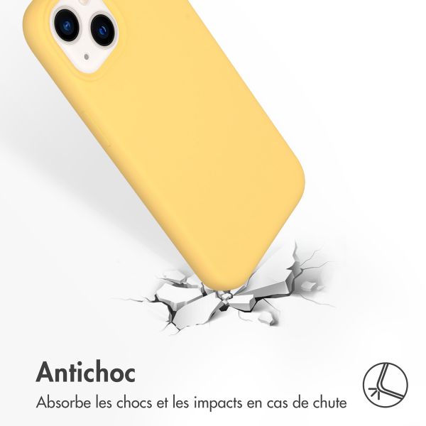 Accezz Coque Liquid Silicone avec MagSafe iPhone 14 - Jaune