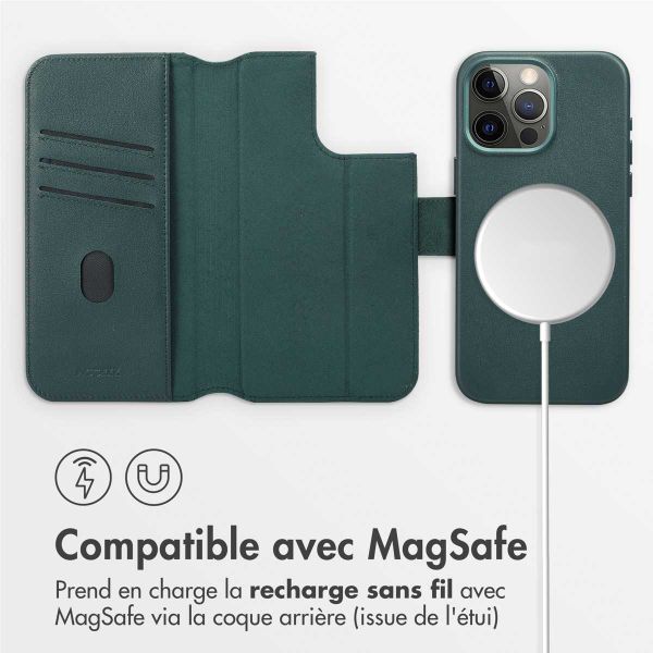Accezz Étui de télephone portefeuille en cuir 2-en-1 avec MagSafe Apple iPhone 15 Pro Max - Cedar Green