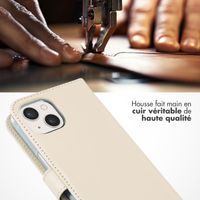 Selencia Étui de téléphone portefeuille en cuir véritable iPhone 13 - Greige