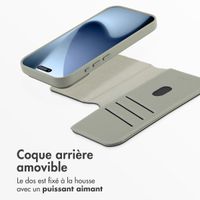 Accezz Étui de télephone portefeuille en cuir 2-en-1 avec MagSafe Apple iPhone 17 Pro - Light Grey