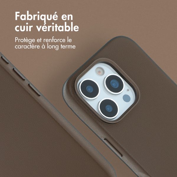Accezz Coque arrière en cuir avec MagSafe Apple iPhone 16 Pro - Marron café
