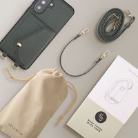 Selencia Coque de télephone Sera avec cordon et porte-cartes enveloppe Samsung Galaxy A37 (5G) - Sage Green