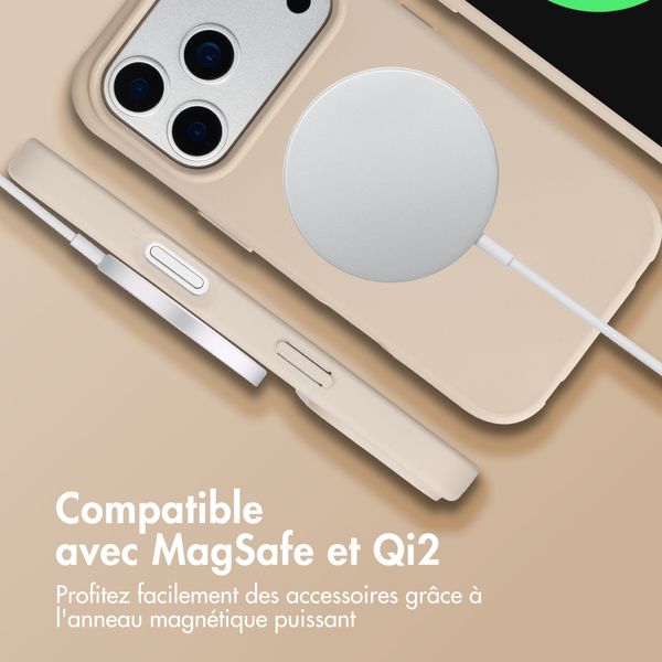 imoshion Coque arrière Color avec cordon amovible et MagSafe Apple iPhone 17 Pro - Nude