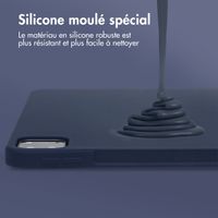 Accezz Coque Liquid Silicone avec porte-stylet Apple iPad Pro 12.9 (2022) / Pro 12.9 (2021) / Pro 12.9 (2020) - Bleu foncé