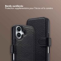 Selencia Étui Riva avec MagSafe et cordon de téléphone Apple iPhone 17 - Noir