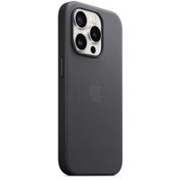Apple ﻿Coque FineWoven MagSafe Apple iPhone 15 Pro - Noir