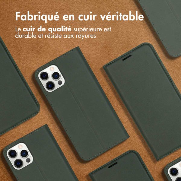 Accezz Étui de téléphone Slim Folio en cuir de qualité supérieure Apple iPhone 12 (Pro) - Vert