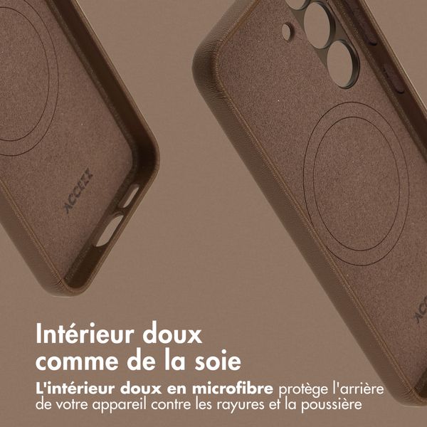 Accezz Coque arrière en cuir avec MagSafe Samsung Galaxy S25 - Marron café