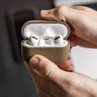 Accezz Coque en cuir véritable  Apple Airpods 4 - Taupe