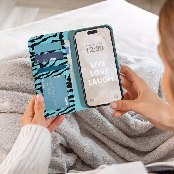 imoshion Étui de télephone portefeuille Design Motorola Moto G04 / G24 - Black Blue Stripes