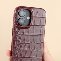 Selencia Coque arrière Croco avec MagSafe Apple iPhone 16 - Burgundy