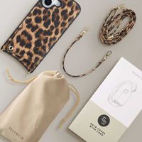 Selencia Coque de télephone Nova avec cordon et porte-cartes Apple iPhone 17 - Leopard