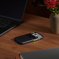 Beats Coque robuste avec MagSafe et contrôle de caméra Apple iPhone 17 Pro - Everest Black