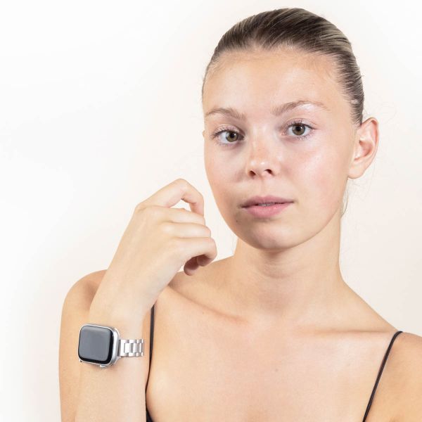 Selencia Bracelet à maillons fin en acier Apple Watch Series 1 t/m 9 / SE (38/40/41 mm) | Series 10 / 11 (42 mm) - Lumière stellaire