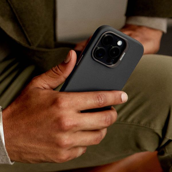 Decoded Coque en cuir MagSafe Apple iPhone 16 Pro Max - Noir