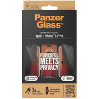 PanzerGlass ﻿Protection d'écran Privacy Ultra-Wide Fit Anti-bactérienne avec applicateur Apple iPhone 15 Pro