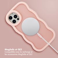 Selencia Coque arrière Wavy avec MagSafe Apple iPhone 12 (Pro) - Soft Pink