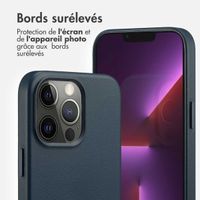 Accezz Coque arrière en cuir avec MagSafe Apple iPhone 13 Pro - Nightfall Blue