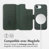 Accezz Étui de télephone portefeuille en cuir 2-en-1 avec MagSafe Apple iPhone 16e - Cedar Green