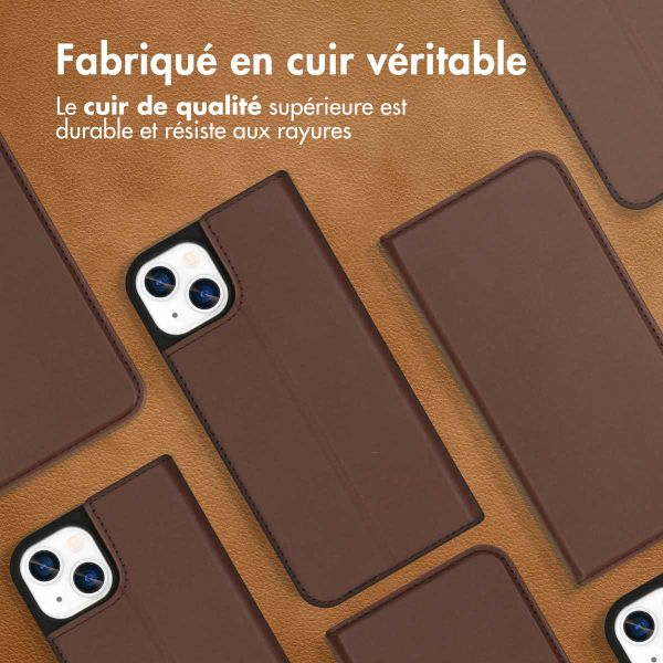 Accezz Étui de téléphone Slim Folio en cuir de qualité supérieure Apple iPhone 13 - Brun