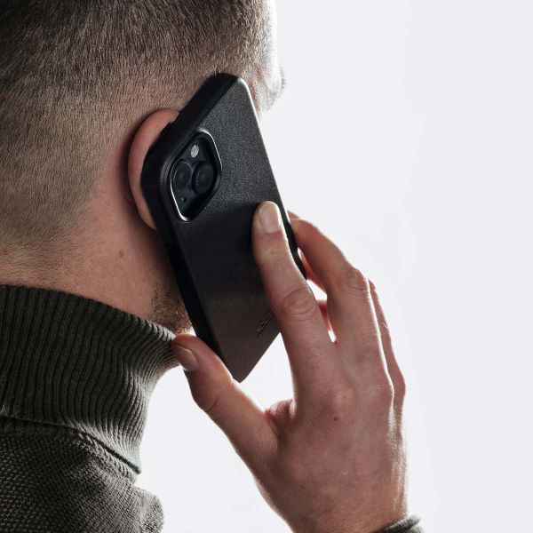 Accezz Coque arrière en cuir avec MagSafe Samsung Galaxy S24 Ultra - Onyx Black