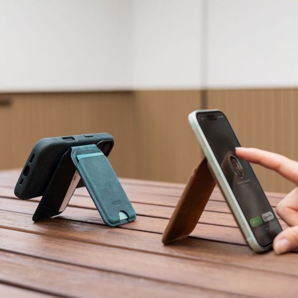 Accezz Porte-cartes MagSafe en cuir vintage avec support - Smokey Green