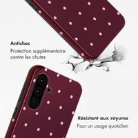 Selencia Coque arrière Vivid Samsung Galaxy A36 / A56 - Happy Dots Burgundy