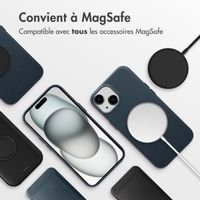 Accezz Coque arrière en cuir avec MagSafe Apple iPhone 15 - Nightfall Blue