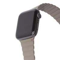 Decoded Silicone Magnetic Traction Strap Lite Apple Watch Series 1-9 / SE - 38/40/41 mm / Series 10 - 42 mm - Dark Taupe