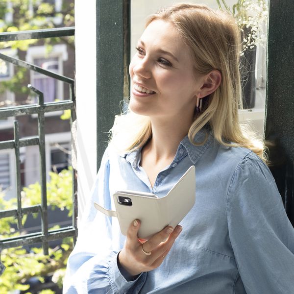 Selencia Étui portefeuille en cuir véritable Samsung Galaxy S21 Plus - Greige