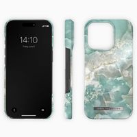 iDeal of Sweden Coque Fashion Apple iPhone 16 Pro - Azura Marble