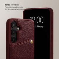 Selencia Coque de télephone Nova avec cordon et porte-cartes Samsung Galaxy S25 / S24 - Bold Burgundy