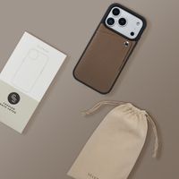 Selencia Coque Riva avec porte-cartes Apple iPhone 17 Pro - Mocha Brown