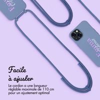 Coque de couleur personnalisée MagSafe avec cordon amovible  et nom iPhone 15 - Ash Blue