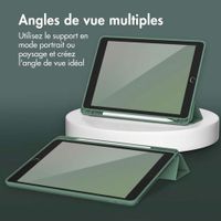 Accezz Coque tablette portefeuille Smart Silicone Apple iPad 6 (2018) 9.7 pouces / iPad 5 (2017) 9.7 pouces - Vert foncé