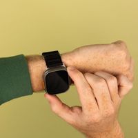 imoshion Bracelet en nylon Alpine Apple Watch Series 1 t/m 11 / SE / Ultra (44/45/46/49 mm) - Noir