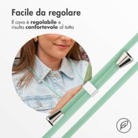 imoshion Coque en silicone avec cordon Apple iPhone 15 - Vert