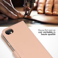 Selencia Étui portefeuille en cuir véritable iPhone SE (2022 / 2020) / 8 / 7 / 6(s) - Dusty Pink